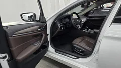 2023 BMW 5-Series 530i Luxury — фото 10