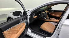 2023 Genesis G70 Gasoline 2.0T 4WD, белый — фото 11
