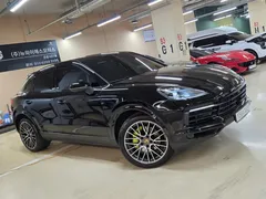 2021 Porsche Cayenne 3.0 E-Hybrid Coupe, чёрный — фото 12