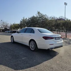 2022 Mercedes-Benz E-Class E220d 4MATIC Exclusive — фото 5