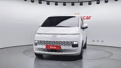 2023 Hyundai Staria 4WD Tourer 9-Seater — фото 3