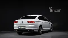 2021 Volkswagen Passat 2.0 TDI Prestige, белый — фото 2