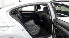 2021 Volkswagen Passat 2.0 TDI Prestige, белый — фото 12