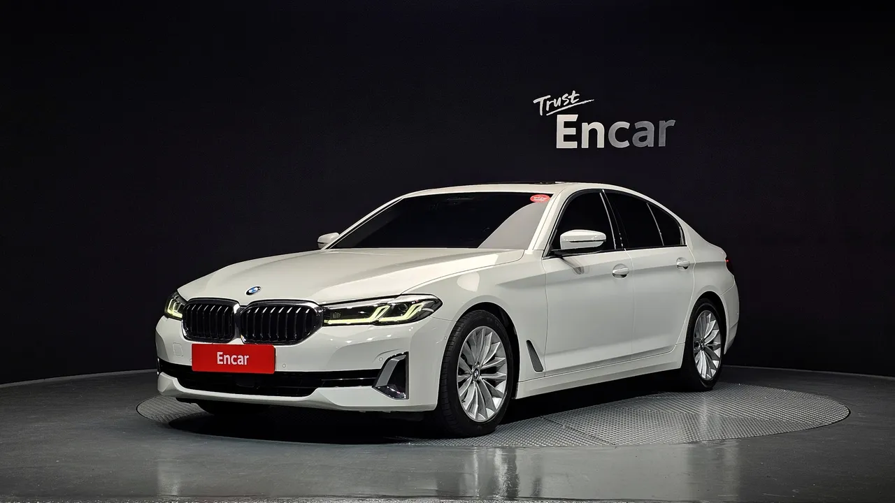 2023 BMW 5-Series 520i Luxury