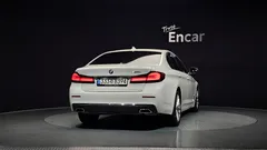 2023 BMW 5-Series 520i Luxury — фото 4