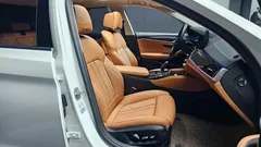 2023 BMW 5-Series 520i Luxury — фото 10