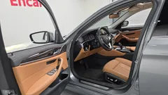 2023 BMW 5-Series 520i Luxury — фото 10