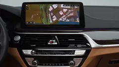 2023 BMW 5-Series 520i Luxury — фото 14