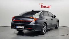 2022 Hyundai Sonata 2.0 — фото 2