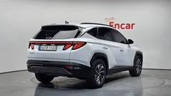 2021 Hyundai Tucson Inspiration 2WD, белый — фото 2
