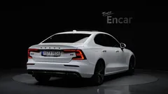 2021 Volvo S60 B5 Inscription, белый — фото 2