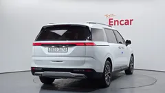 2023 Kia Carnival Diesel 9-Seater Prestige — фото 2