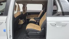 2023 Kia Carnival Diesel 9-Seater Prestige — фото 12