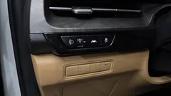 2023 Kia Carnival Diesel 9-Seater Prestige — фото 16