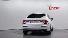 2022 Volvo S60 B5 Inscription, белый — фото 4