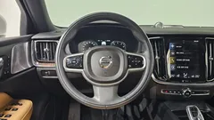 2022 Volvo S60 B5 Inscription, белый — фото 12
