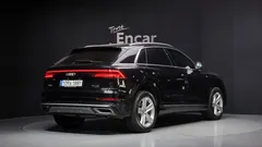 2021 Audi Q8 45 TDI Quattro Premium, чёрный — фото 2