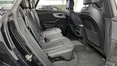 2021 Audi Q8 45 TDI Quattro Premium, чёрный — фото 16