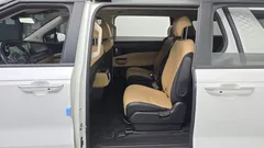 2023 Kia Carnival Diesel 9-Seater Prestige — фото 11