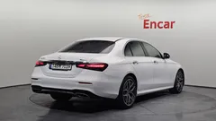 2022 Mercedes-Benz E-Class E220d 4MATIC AMG Line — фото 2