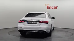 2022 Mercedes-Benz E-Class E220d 4MATIC AMG Line — фото 4