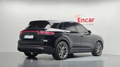 2022 Porsche Cayenne 3.0 PLATINUM EDITION — фото 2