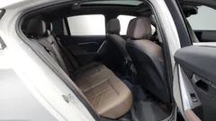 2024 BMW 5-Series 520i, белый — фото 12