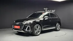 2021 Audi Q5 45 TFSI Quattro Premium, чёрный — фото 1