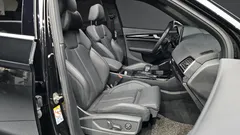 2021 Audi Q5 45 TFSI Quattro Premium, чёрный — фото 10