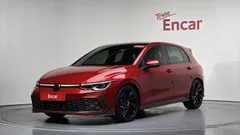 2022 Volkswagen Golf 2.0 GTI, красный — фото 1