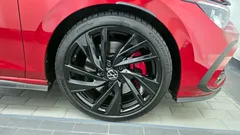 2022 Volkswagen Golf 2.0 GTI, красный — фото 5