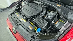 2022 Volkswagen Golf 2.0 GTI, красный — фото 6