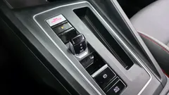 2022 Volkswagen Golf 2.0 GTI, красный — фото 9