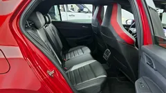 2022 Volkswagen Golf 2.0 GTI, красный — фото 12