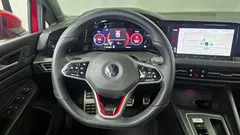 2022 Volkswagen Golf 2.0 GTI, красный — фото 13