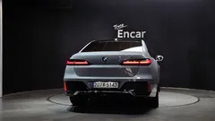 2023 BMW 7-Series 740i sDrive M Sport, светло-серебристый — фото 4