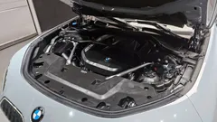 2023 BMW 7-Series 740i sDrive M Sport, светло-серебристый — фото 6