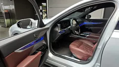 2023 BMW 7-Series 740i sDrive M Sport, светло-серебристый — фото 11