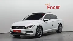 2022 Volkswagen Passat 2.0 TDI Prestige, белый — фото 1