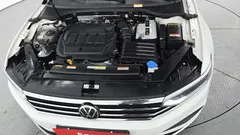 2022 Volkswagen Passat 2.0 TDI Prestige, белый — фото 6