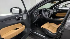 2022 Volvo XC60 B6 Inscirtion — фото 10
