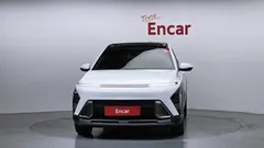 2023 Hyundai Kona Gasoline 1.6 Turbo 2WD, белый — фото 3