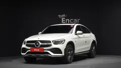 2021 Mercedes-Benz GLC-Class GLC300e 4MATIC Coupe, белый — фото 1