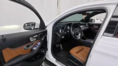 2021 Mercedes-Benz GLC-Class GLC300e 4MATIC Coupe, белый — фото 10