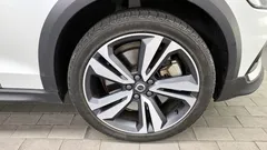 2021 Volvo V60 B5 Pro AWD, белый — фото 5