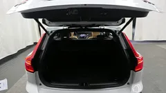 2021 Volvo V60 B5 Pro AWD, белый — фото 20