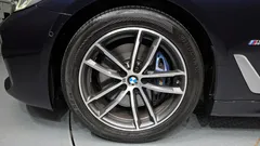 2022 BMW 5-Series 520i M Sport — фото 5