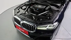 2022 BMW 5-Series 520i M Sport — фото 6