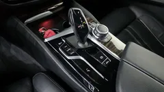 2022 BMW 5-Series 520i M Sport — фото 9