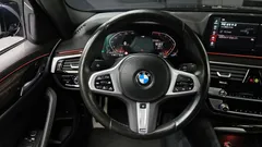2022 BMW 5-Series 520i M Sport — фото 14